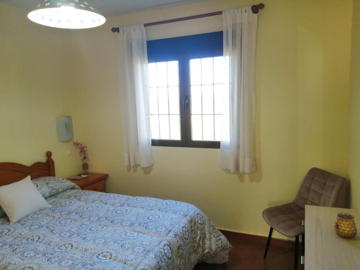 Alojamientos Lunada Candeleda Ngoại thất bức ảnh